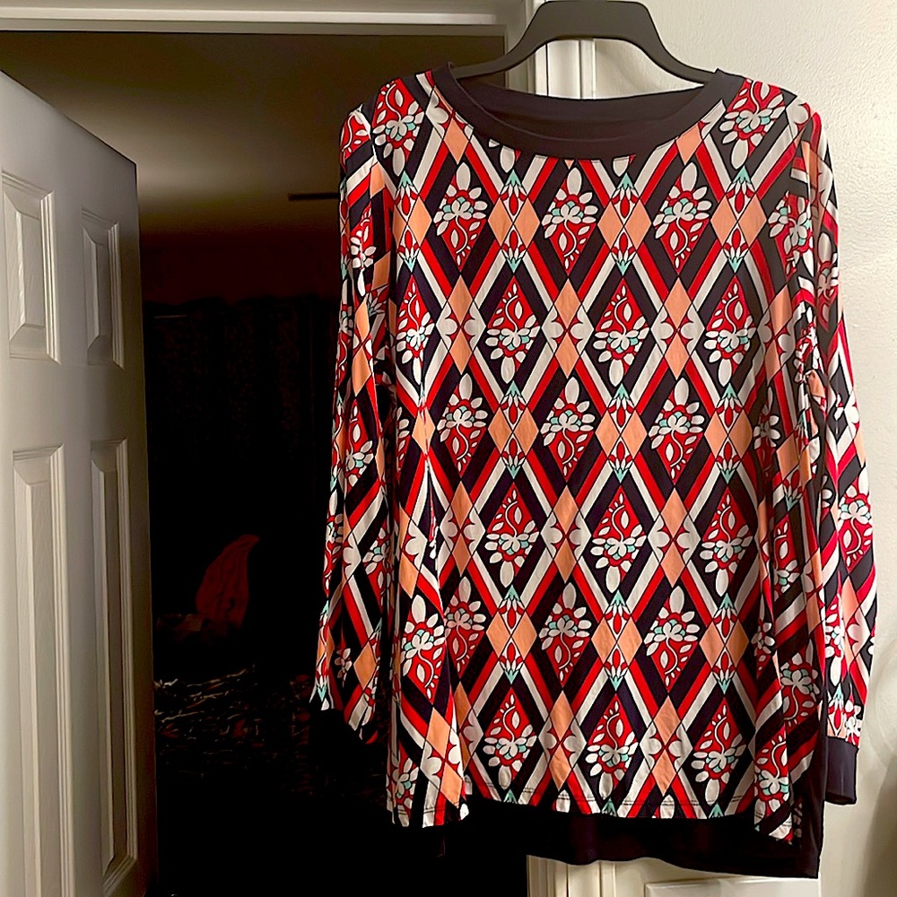 🎉Crown & Ivy Top. Long-sleeve. Beautiful colors! Curvy 0X